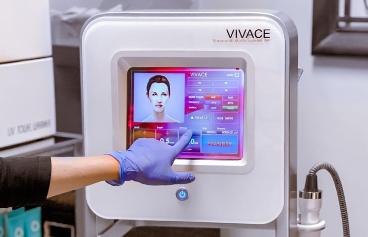 Trattamento di Medicin Estetica con Vivace Laser ultima generazione